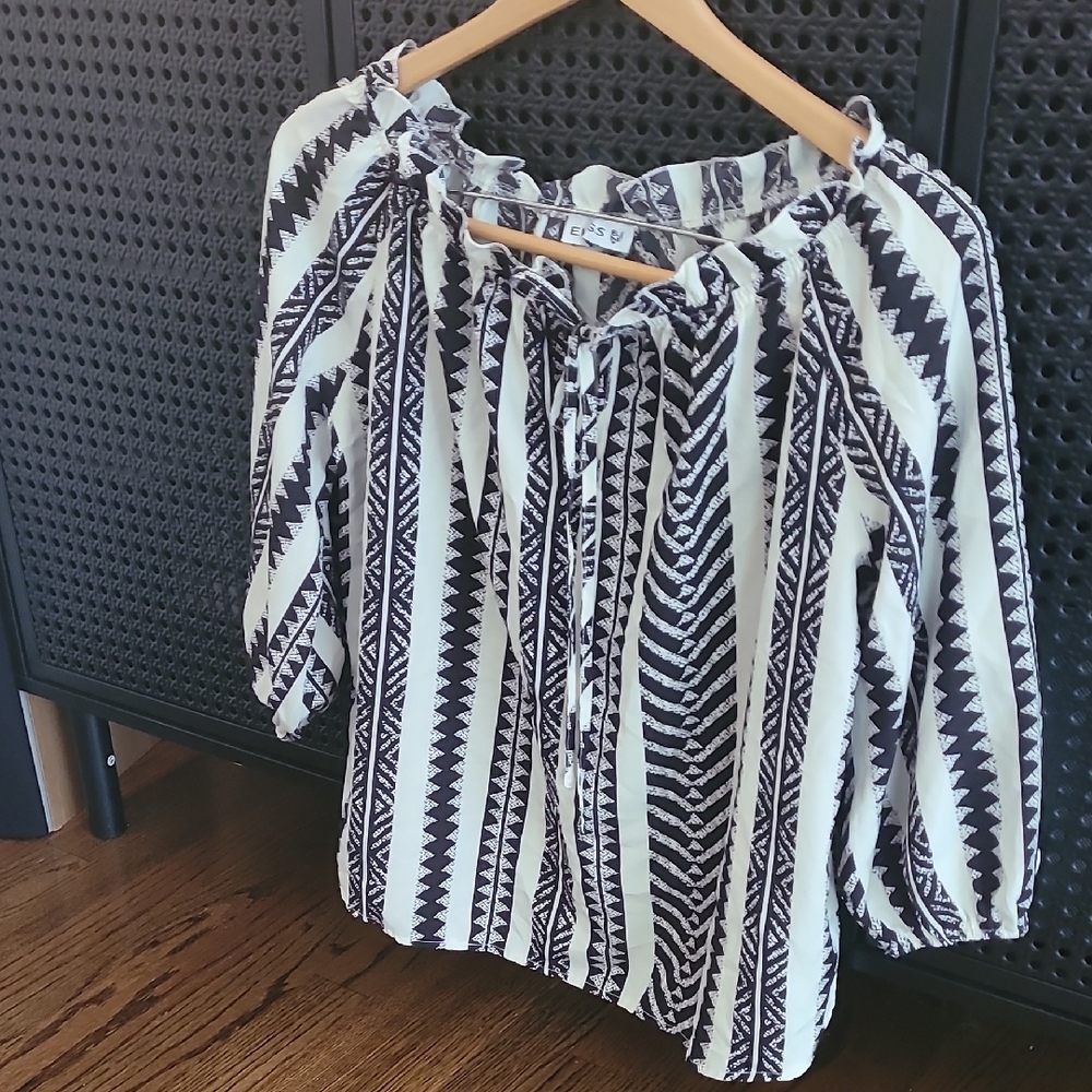 Elings Black and White Tie Front 3/4 Sleeve Blouse